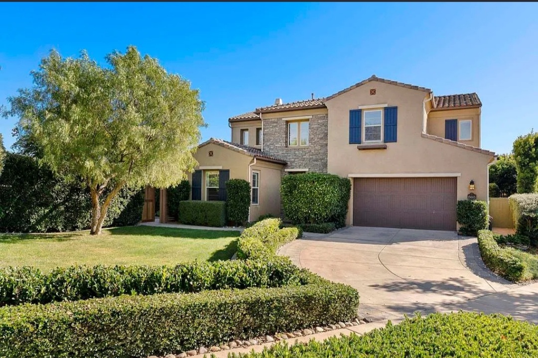 REOWNED FOR ITS OUTSTANDING AMENITIES